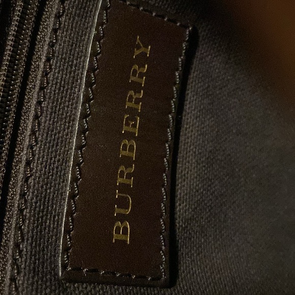 Authentic Burberry Handbag! Great condition! - Picture 3 of 4